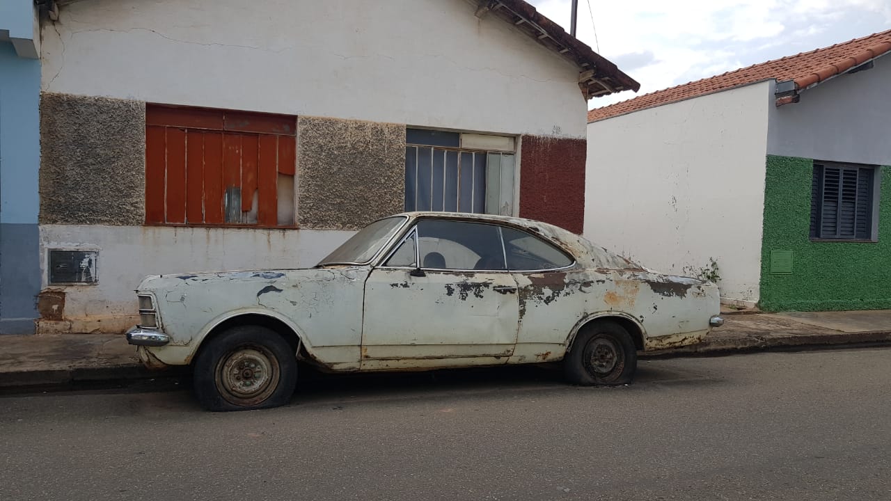 Carro Abandonado