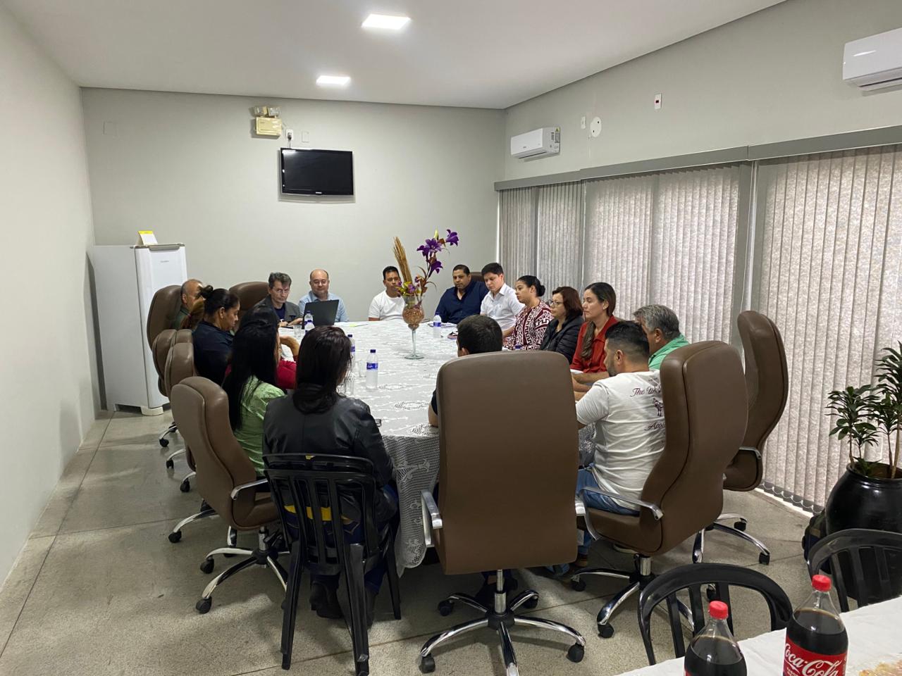 Reunião para tratar de Projeto que estabelece estrutura organizacional do Conselho Tutelar 